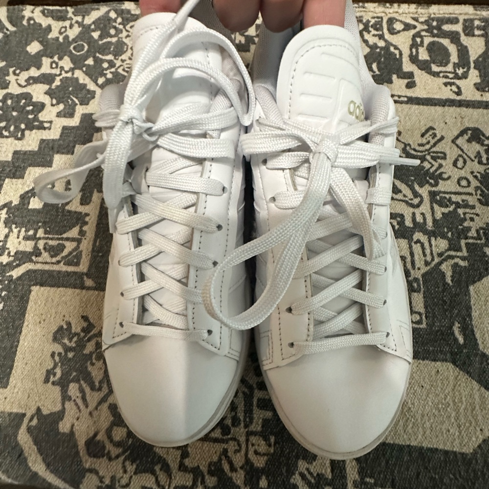 ❤️❤️ 4 for 25$ ❤️❤️ Adidas Sneakers. GUC Size 9